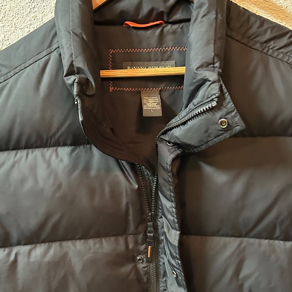 Men's Banana Republic Goose down Black Puffer Vest - Picture 4 of 8